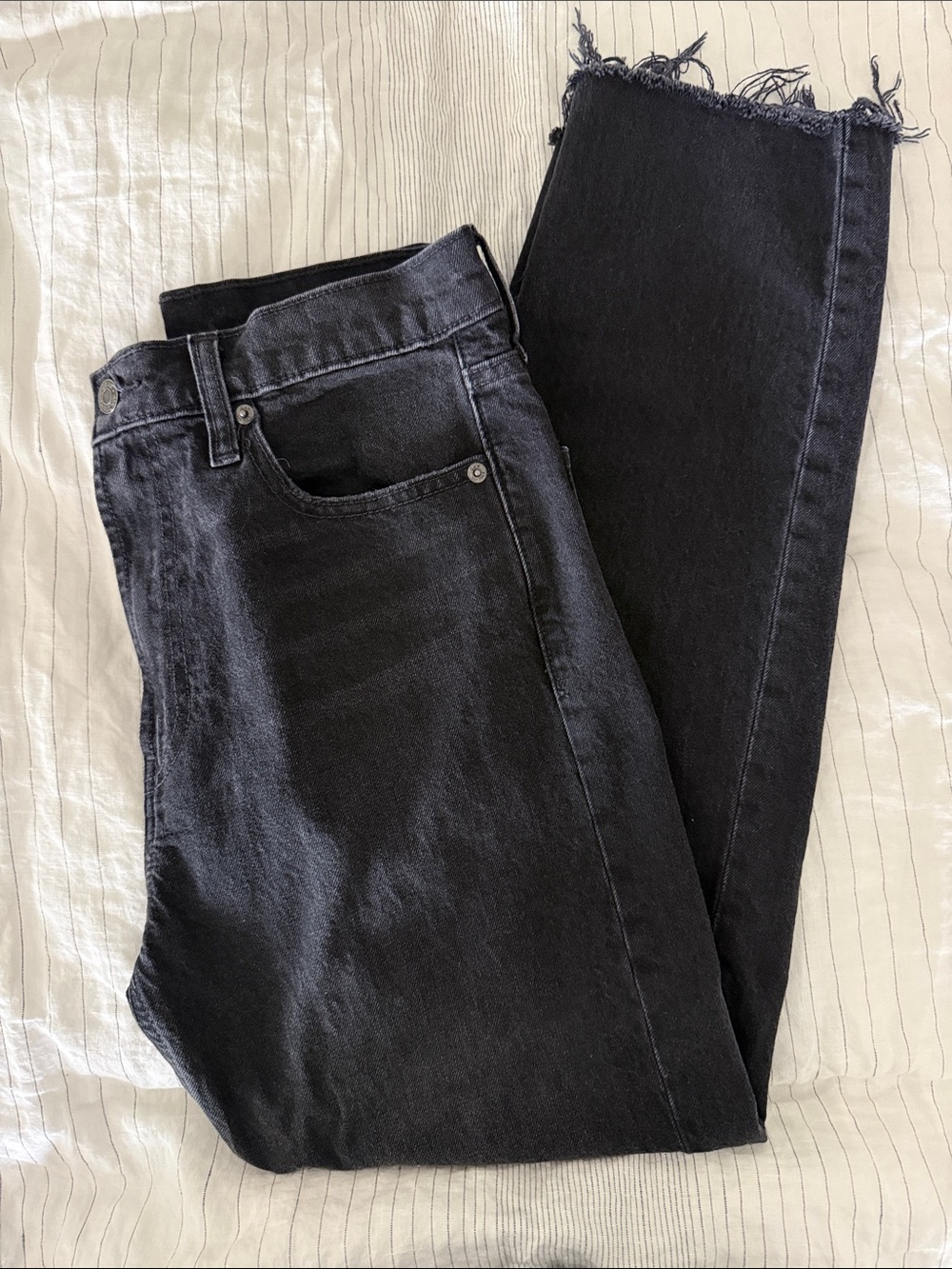 GAP Women's Straight Leg Jeans in Black